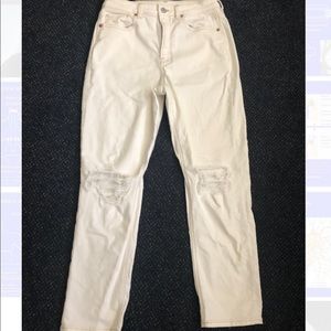 American Eagle cream/white ripped straight jeans